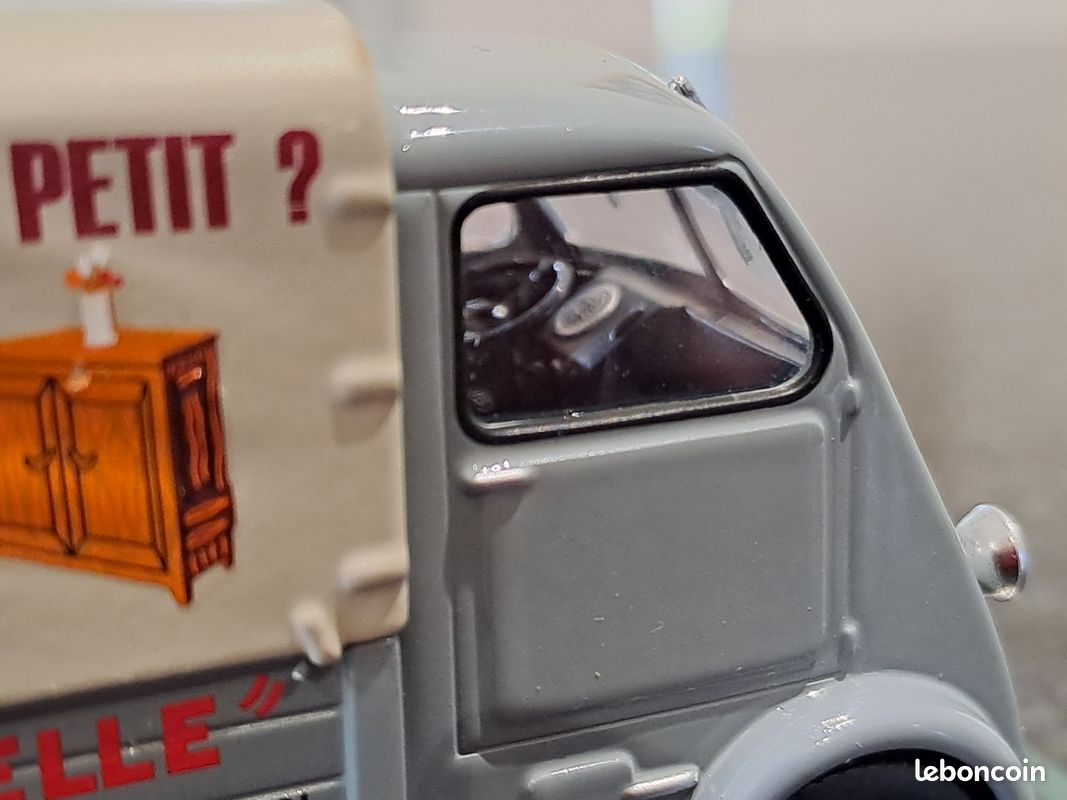 Miniature TRABANT 601 Limousine 2 pièces – En kit HERPA HER013901 | Collect World Miniature TRABANT 601 Limousine 2 pièces – En kit HERPA HER013901 | Collect World
