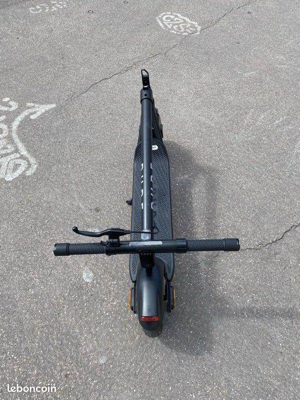 À SAISIR – Trottinette électrique Pure Air³ Pro 710W Noir – Comme Neuve (image 8)