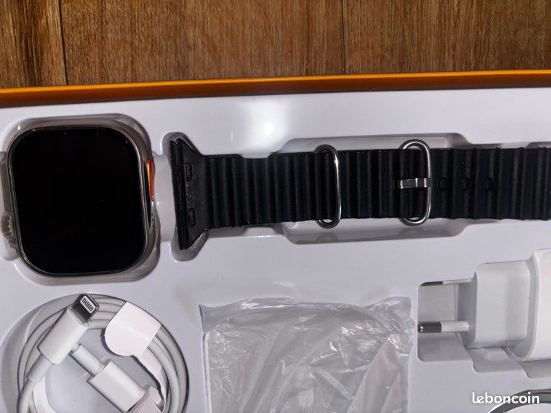 Coffret 12-en-1 Montre Connectée Sport – Écouteurs, Montre, Chargeur, Pour Android/iOS