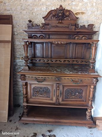 Buffet Style Henri II en chêne massif sculpté – meuble ancien de caractère - Ameublement