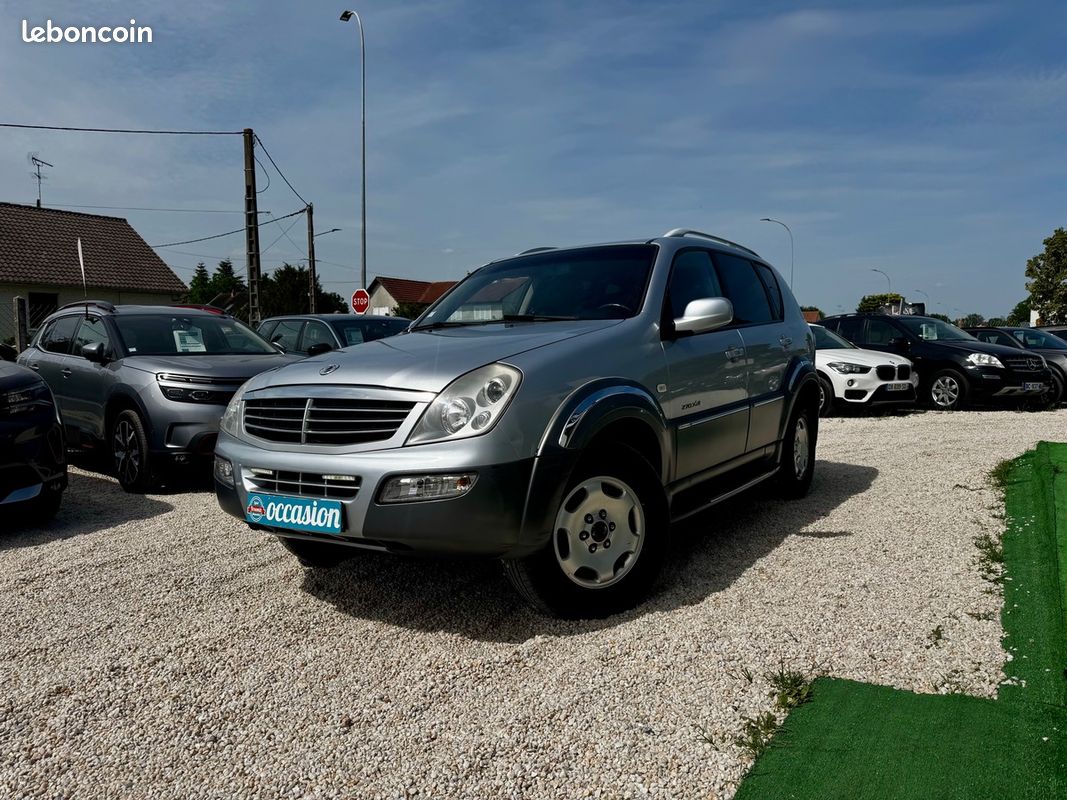 Ssangyong Rexton II 2.7 Xdi 163 CV / 4x4 / BOITE AUTOMATIQUE / CUIR / CLIM AUTO / ATTELAGE (image 3)