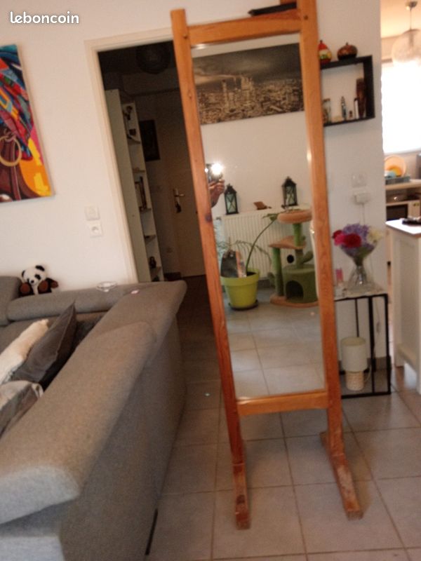 Miroir cadre bois les dimensions du miroir sont de 36 cm de largeur sur 132 cm de hauteur. Avec le cadre il fait 46 cm de largeur sur 186 cm de hauteur. Les pieds ont 1 longueur de 50 cm (image 1)