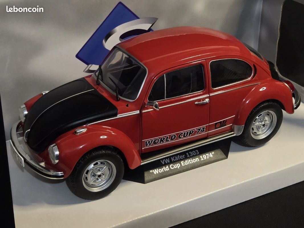 Miniature Solido 1/18 – VW Coccinelle 1303 – Coupe Du Monde 1974 – Rouge Et Noir
