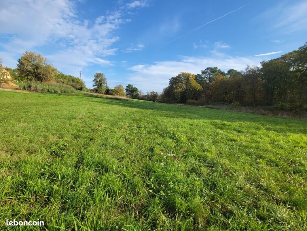 Terrain 2000 m² · à Beleymas · 12 000 €