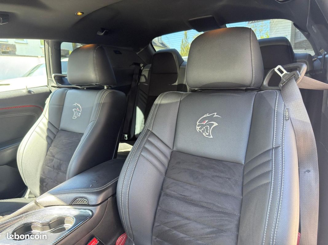 Dodge CHALLENGER R/T V8 5.7 HEMI 377 ch – CarPlay – K&N – Échappement sport – R20 (image 8)