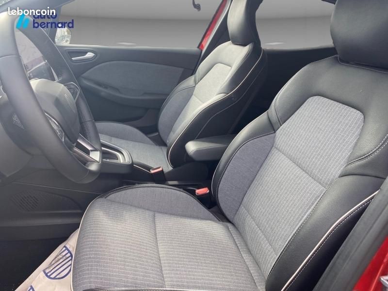 Renault Clio 1.6 E-Tech 145ch full hybrid Techno - 24 (image 9)