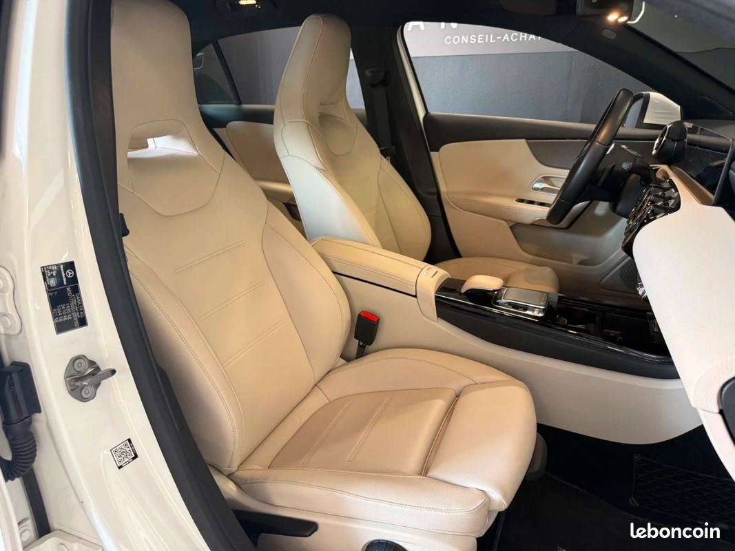 Mercedes-Benz CLASSE A Classe A 180 d 7G-DCT / APPLE CARPLAY / RÉGULATEUR / CAMÉRA / FAIBLE KM (image 15)