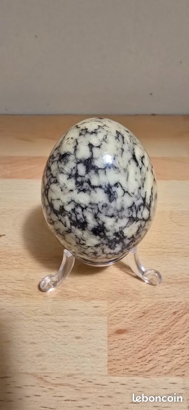 Œuf en pierre (image 1)