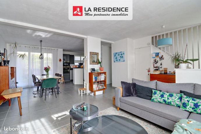 https://img.leboncoin.fr/api/v1/lbcpb1/images/38/51/97/3851970815acbe24493275280dc6080e62e1bf81.jpg?rule=ad-image