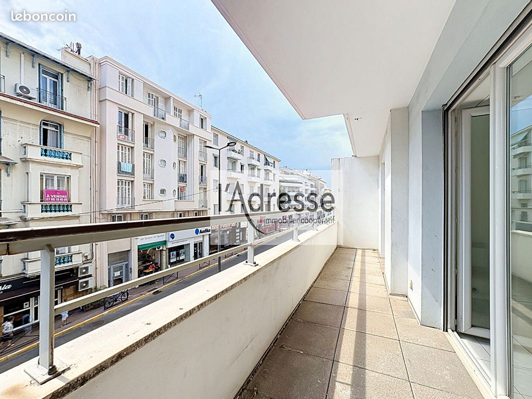 Appartement 2 pièces 51 m² · à Antibes · 51 m² · 270 000 €