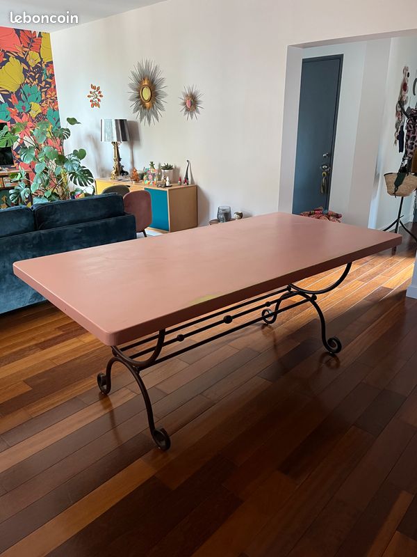 Table à manger en bois peint et pied en fer forgé (image 2)