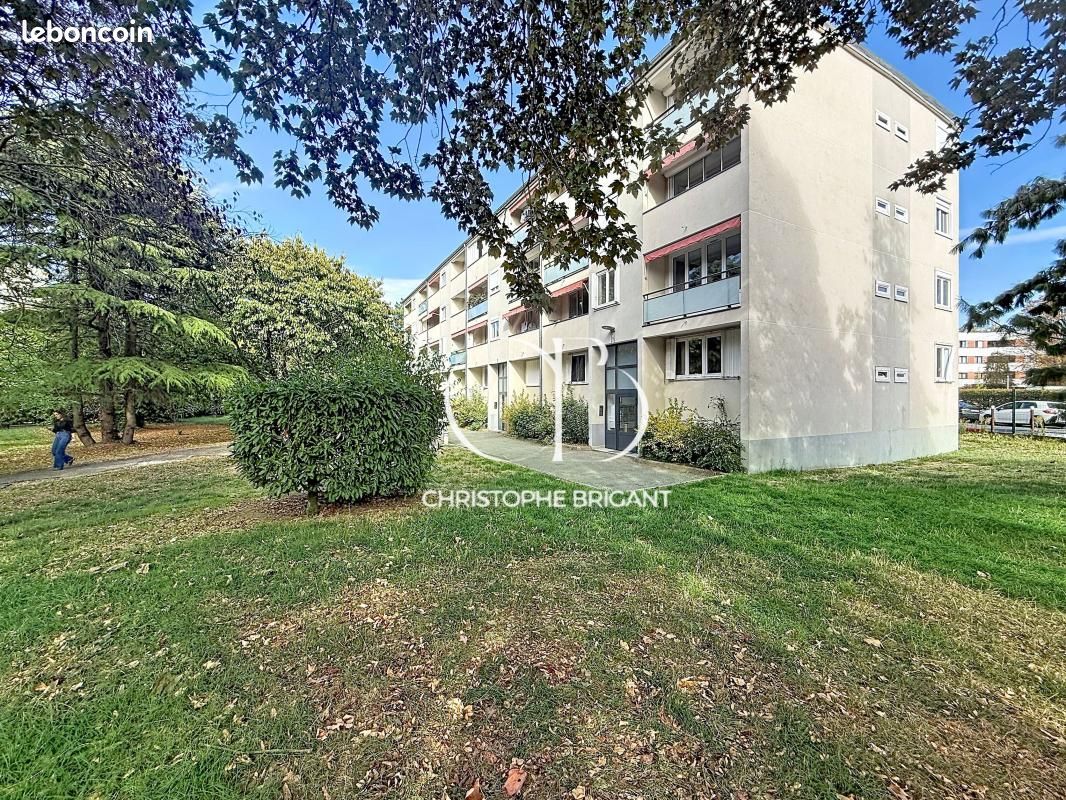 Appartement 4 pièces 61 m² · à Villejuif · 61 m² · 230 000 €