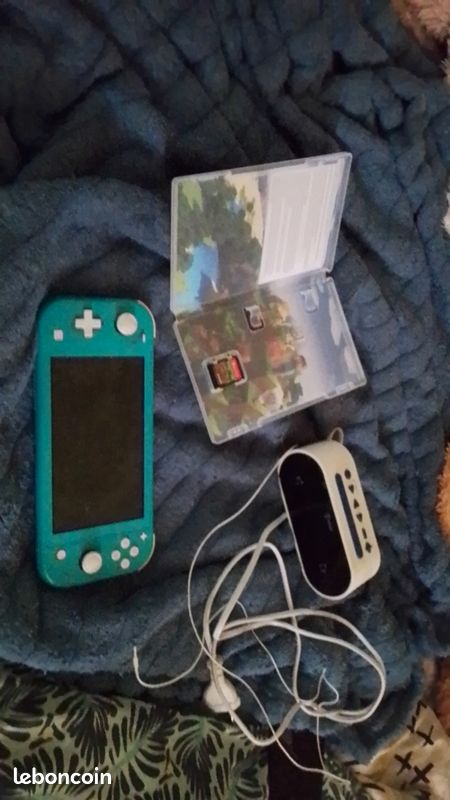 Bonjour je vends un Nintendo Switch prévoir un chargeur avec un poste (image 1)
