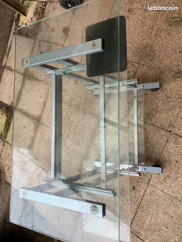 Bureau en verre (image 1)