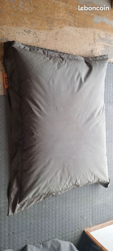 Pouf (image 1)