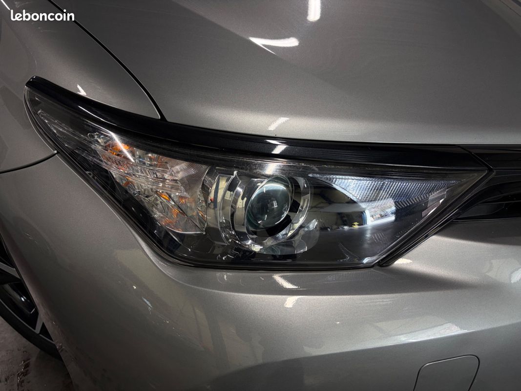 Toyota AURIS 1.8 HYBRID 136ch collection CAMERA DE RECUL - GPS - BLUETOOTH (image 18)