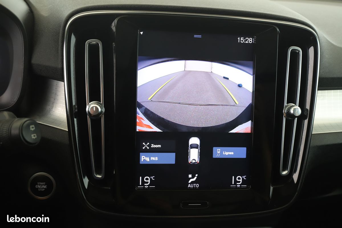 Volvo XC40 2.0 D3 AdBlue Business Geartronic 8 150 ch (image 20)