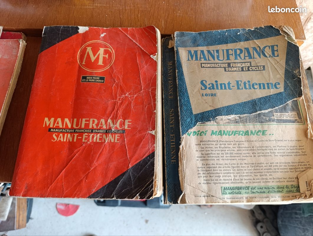 Catalogue Manufrance 1979 - Couverture Illustrée Par Savignac - État Moyen
