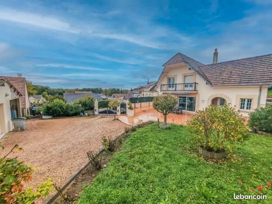Maison 200m2 avec Grand Terrain et Piscine