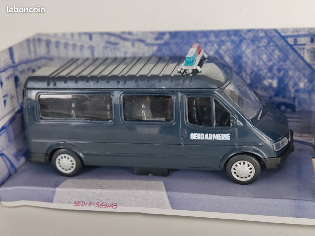 Fourgon gendarmerie nationale échelle 1/32 NewRay neuf dans sa boîte (image 3)