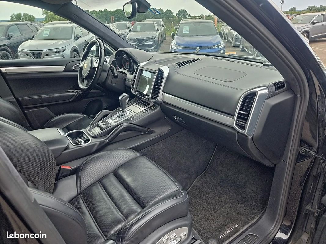 PORSCHE CAYENNE (958) turbo (image 11)