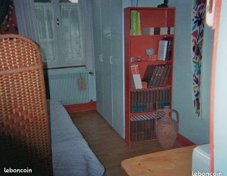 Chambre meublee lumineuse