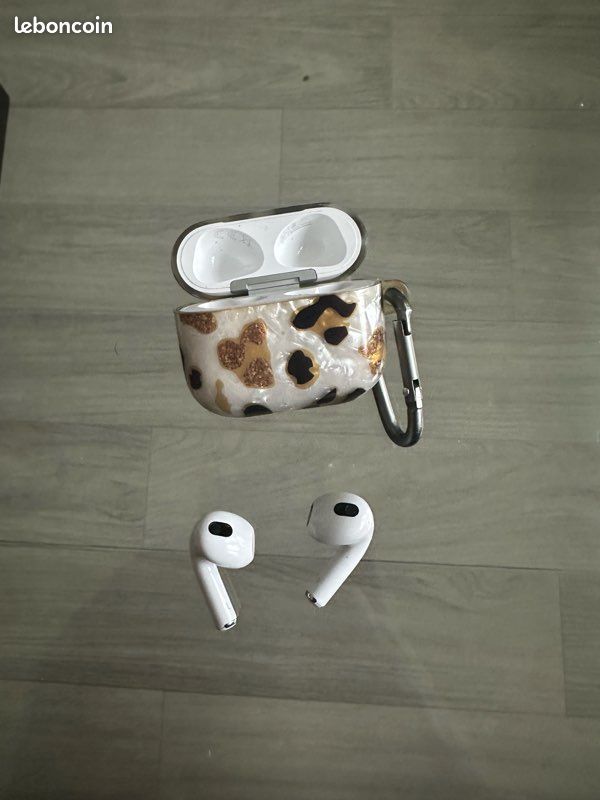 AirPods 3 (image 5)