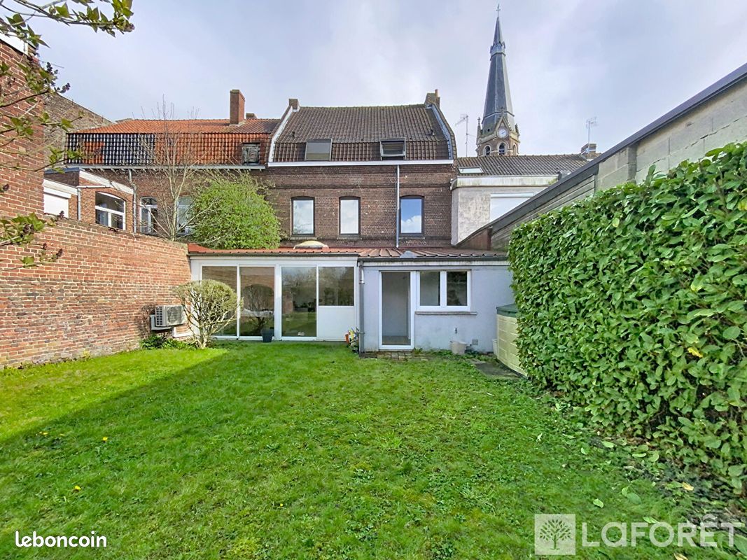 Immeuble 220 m² · à La Gorgue · 220 m² · 389 900 €