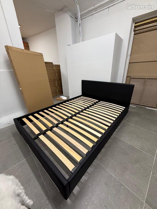 Lit 140X190 simili cuir avec sommier (image 1)
