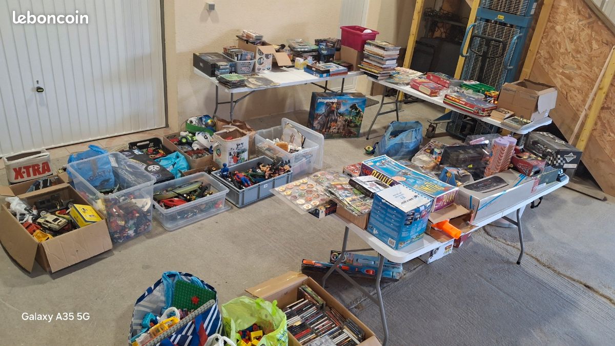 Lot de 100 articles bazar revendeur brocanteur neuf - Vêtements