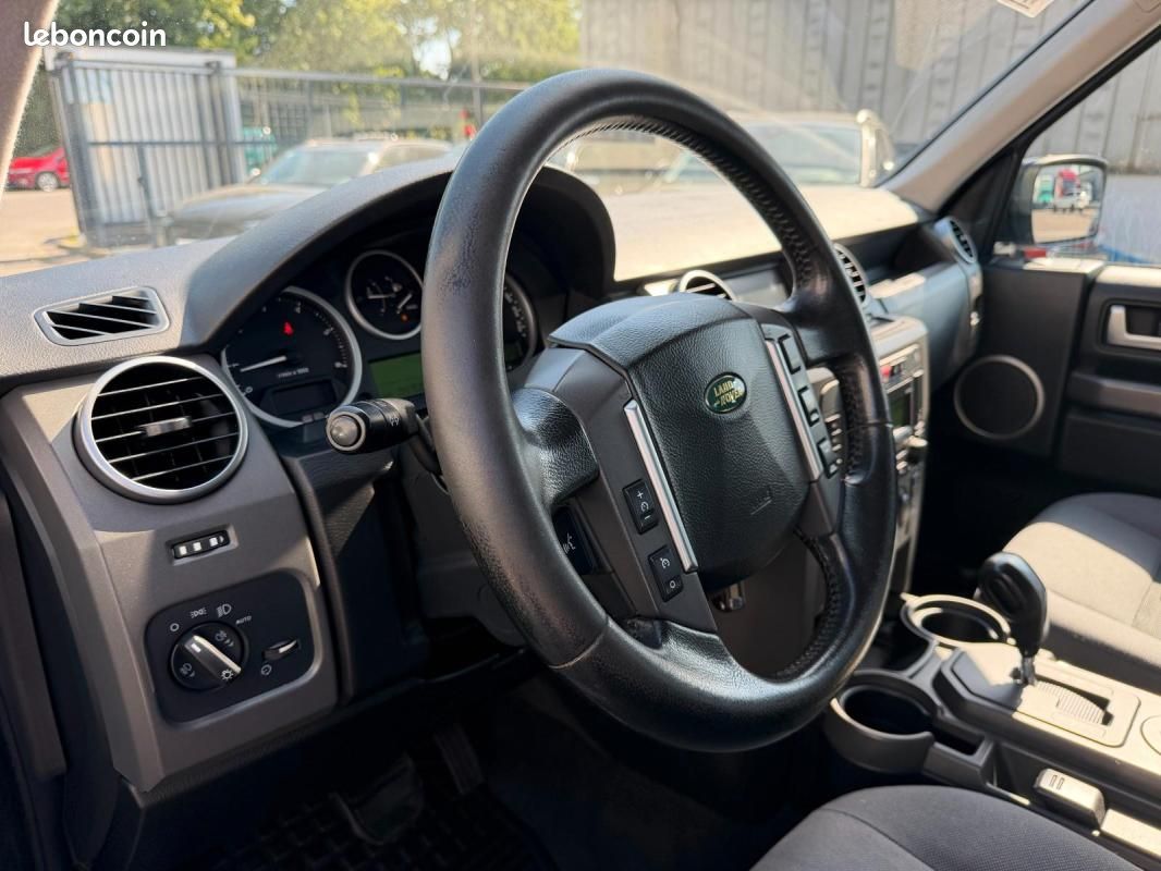 Land Rover Discovery V6 TD SE 190CH - 4X4 BVA CHAUFFAGE STATIONNAIRE 7 PLACES (image 16)