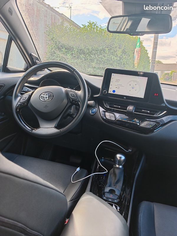 Je vends une Toyota Chr. 2022 (image 3)
