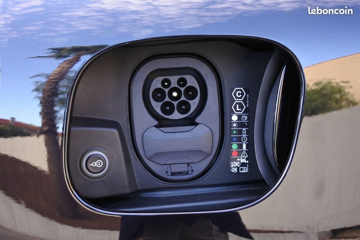 PORSCHE Macan Turbo 639 ch (image 28)