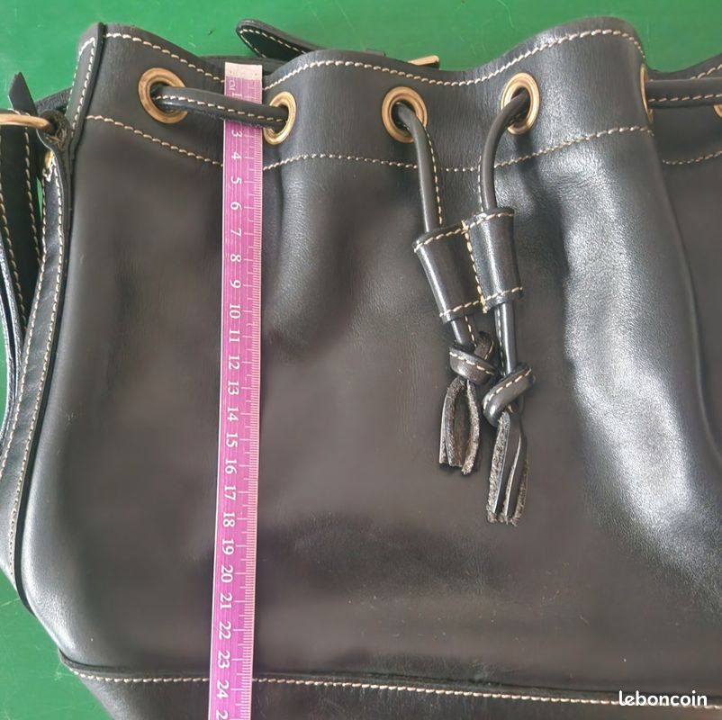 Sac à bandoulière seau en cuir noir vintage 1980's Jean Louis Fernandez (image 14)