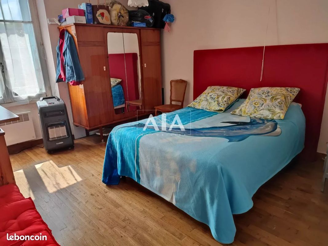 Maison 5 pièces 109 m² - Ruffec 16700 (image principale 5)