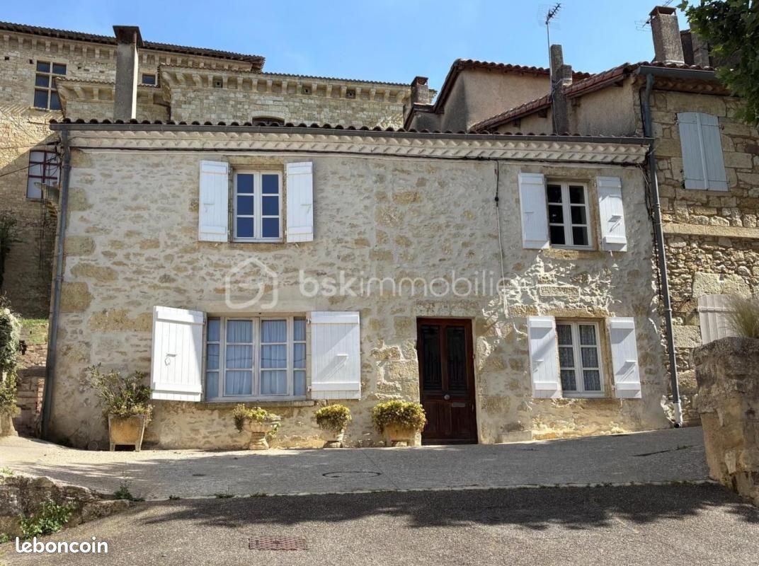 Maison 7 pièces 134 m² · à Lavardens · 134 m² · 147 000 €
