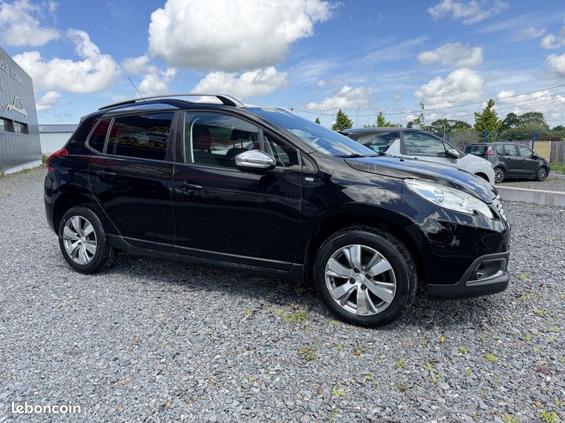 Peugeot 2008 1.2 PURETECH 82CH STYLE (image 4)