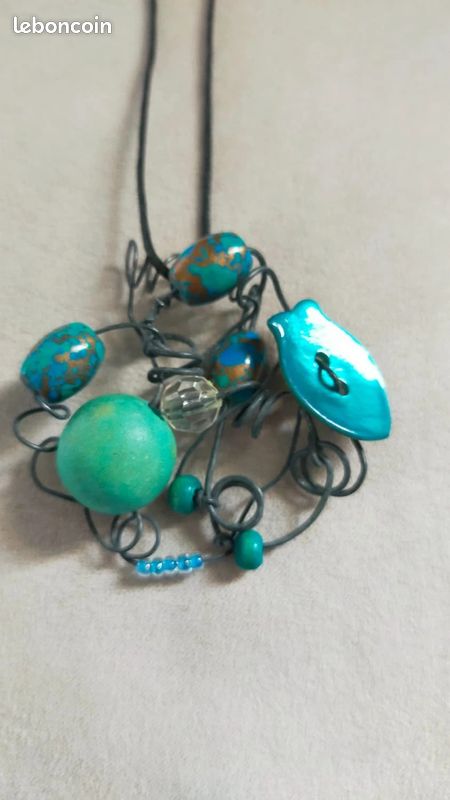 Lot De Bijoux Fantaisie Vintage Doré - Parures Et Accessoires Rétro