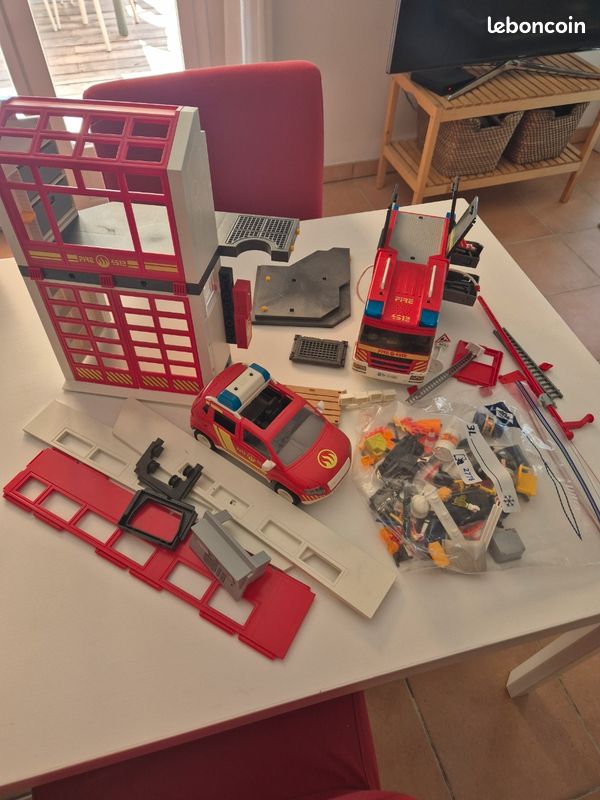 Lot Playmobil pompiers (image 1)