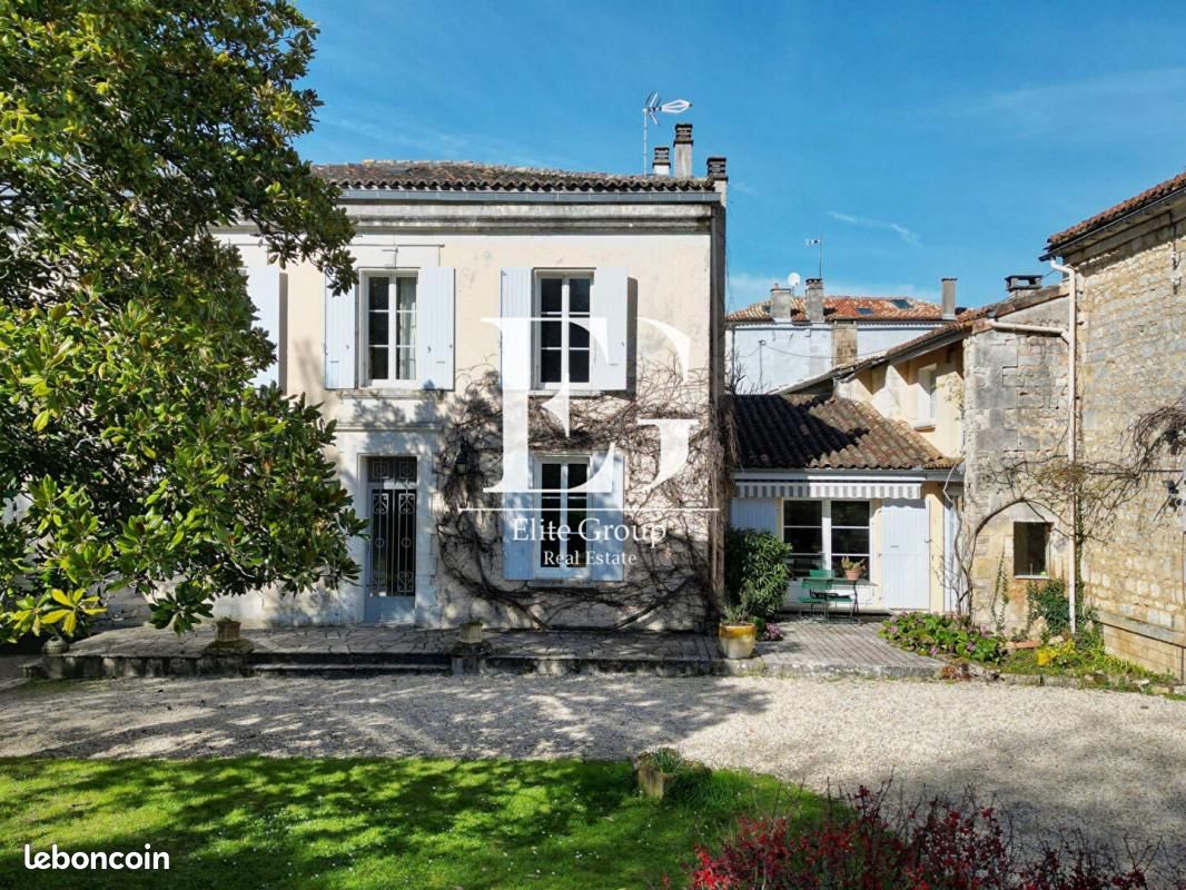 Maison 10 pièces 331 m² - Touvre 16600 (image 2)
