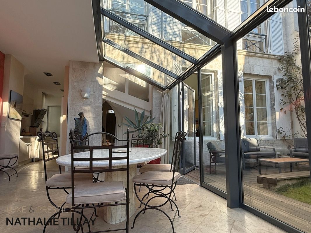 Maison 9 pièces 260 m² · à Orléans · 260 m² · 831 000 €