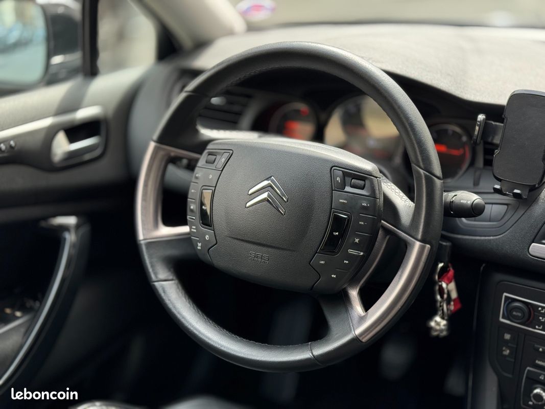CITROEN C5 HDi 160ch Exclusive+ - Suivi d'Entretien Complet (image 13)