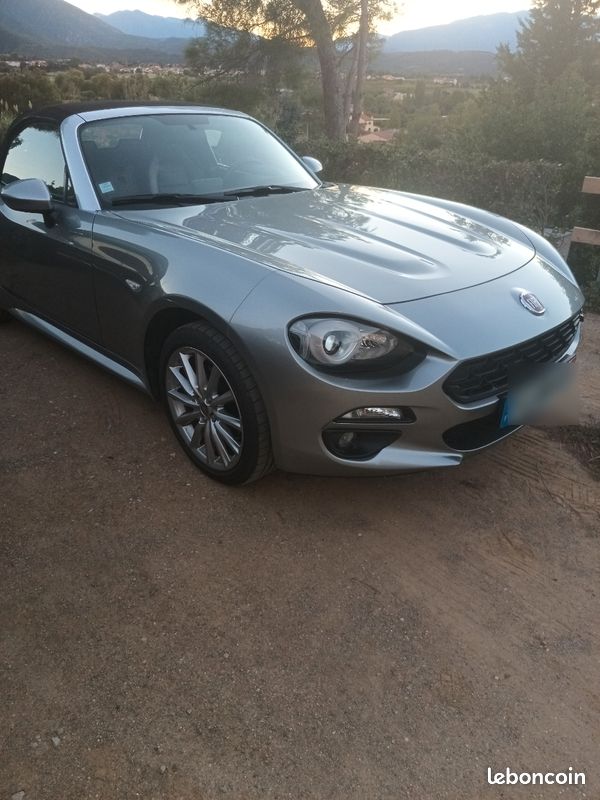 Fiat 124 Spider lusso (image 1)