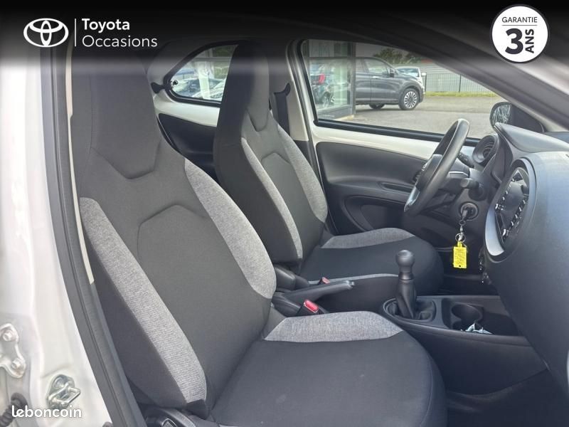 Toyota Aygo X 1.0 VVT-i 72ch Active Business MY23 (image 6)