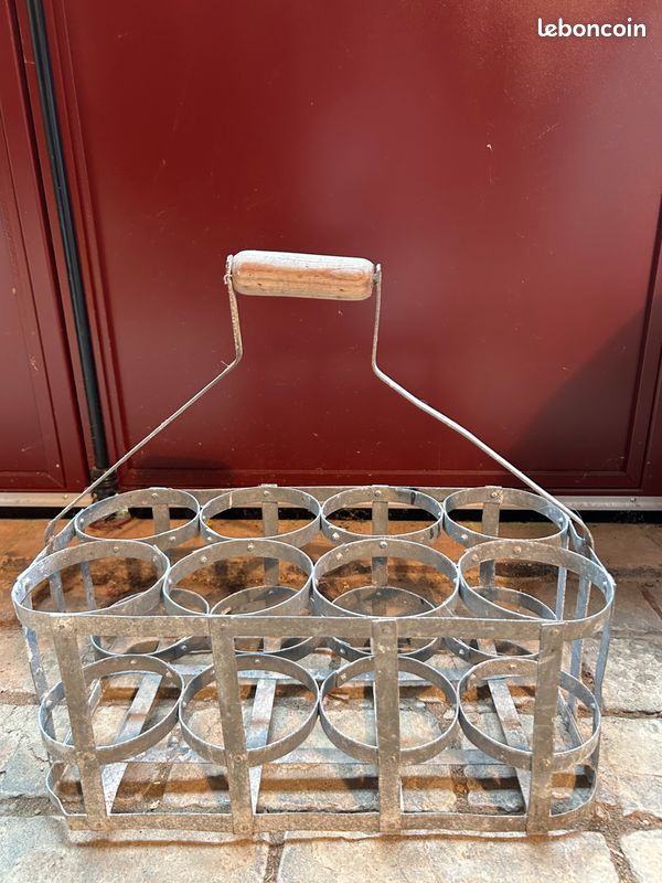 Porte Bouteille De Table En Fer forgé ancien. motif Vigne Avec Chaine Porte Bouteille De Table En Fer forgé ancien. motif Vigne Avec Chaine
