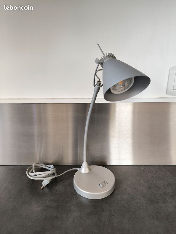 Lampe de bureau grise (image 1)