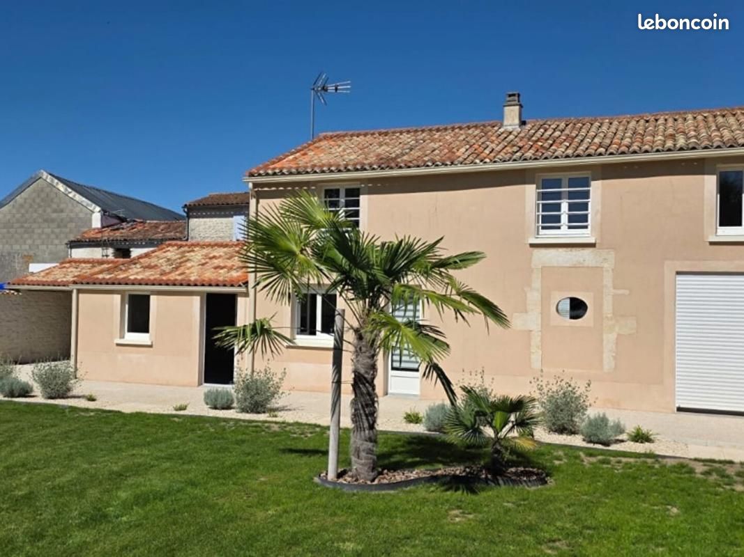 Maison 4 pièces 105 m² · à Courçon · 105 m² · 1 080 €/mois
