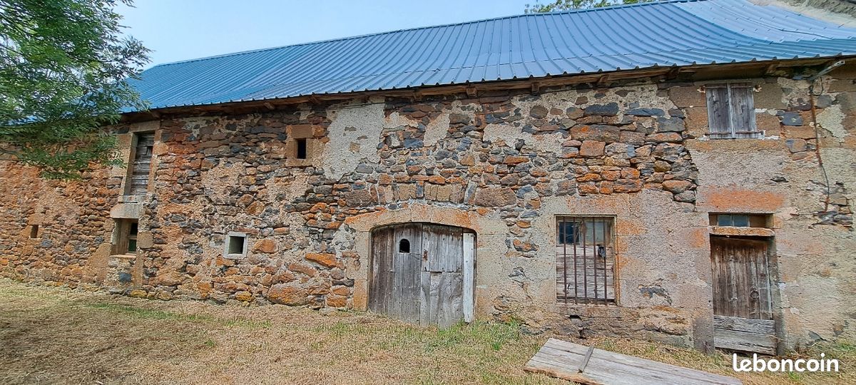 Maison 2 pièces 100 m² · à Vèze · 100 m² · 50 000 €