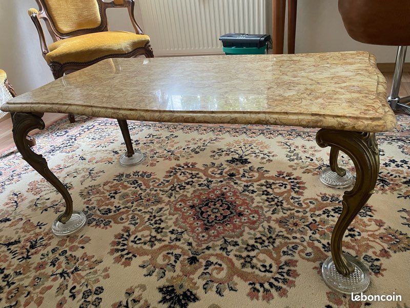 Table basse en marbre clair (image 1)
