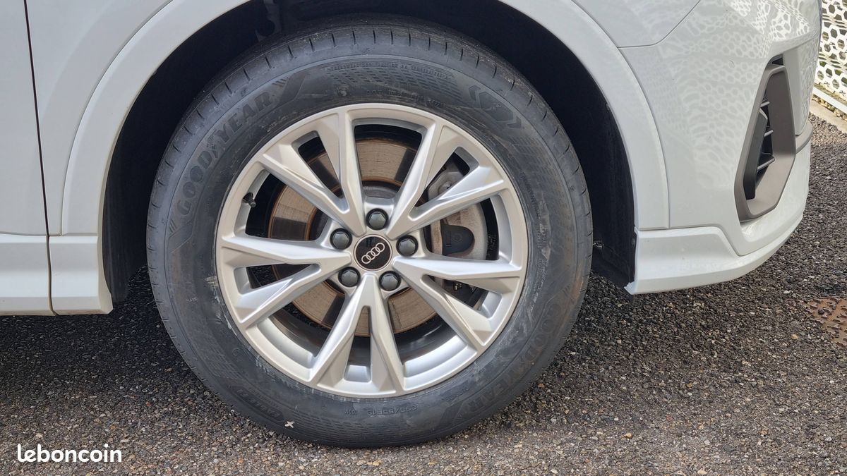 AUDI Q3 45 TFSIe 245 ch S tronic 6 S line (image 10)
